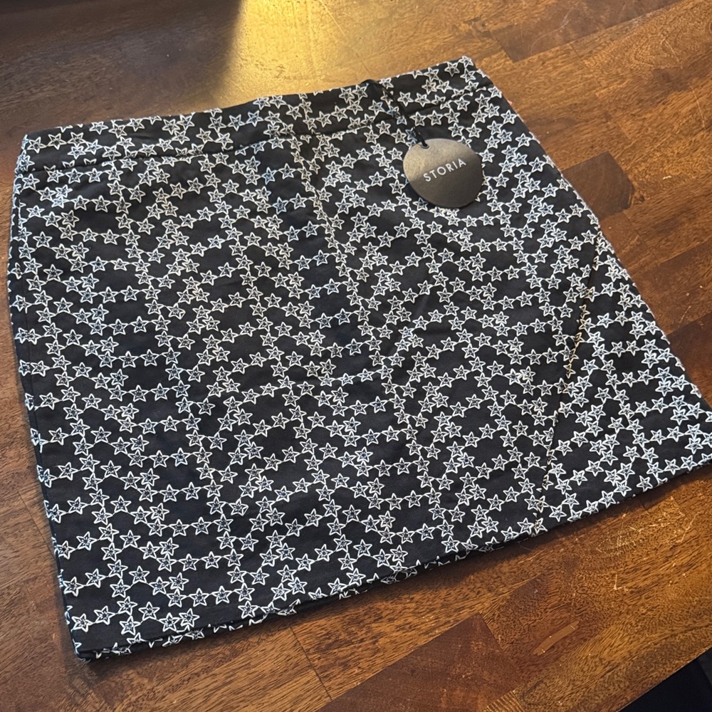 Storia Black and White Star Mini Skirt